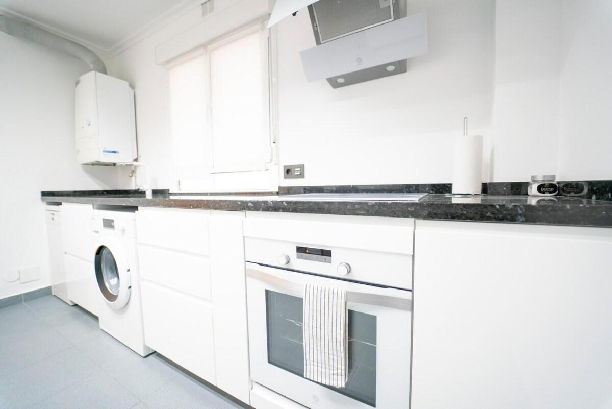 Apartamento Avenida De Castilla Gijón Exteriör bild