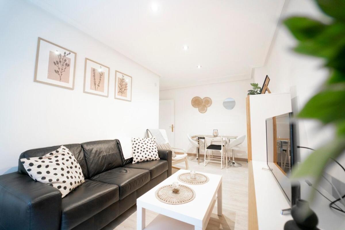Apartamento Avenida De Castilla Gijón Exteriör bild