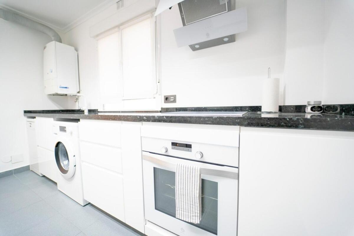 Apartamento Avenida De Castilla Gijón Exteriör bild
